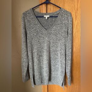 Lucky Brand Gray V-Neck Long Sleeve Shirt